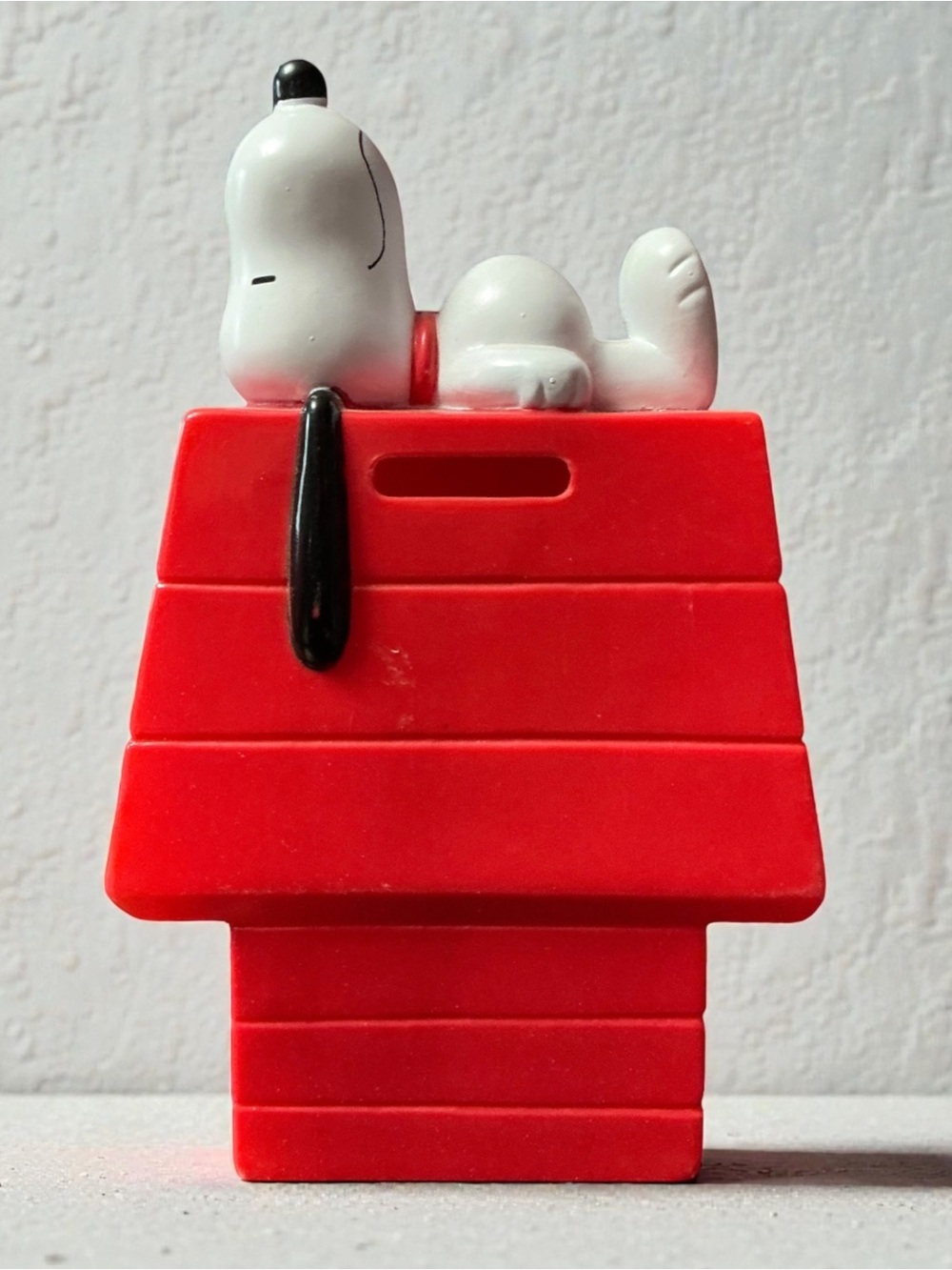 Peanuts Snoopy on Red Doghouse Bank